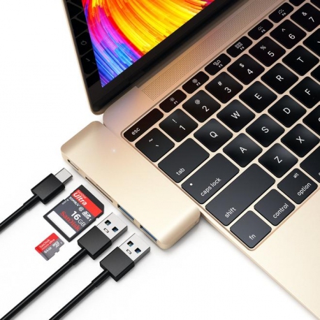 Type-C Pass-Through USB Hub with USB-C Charging port