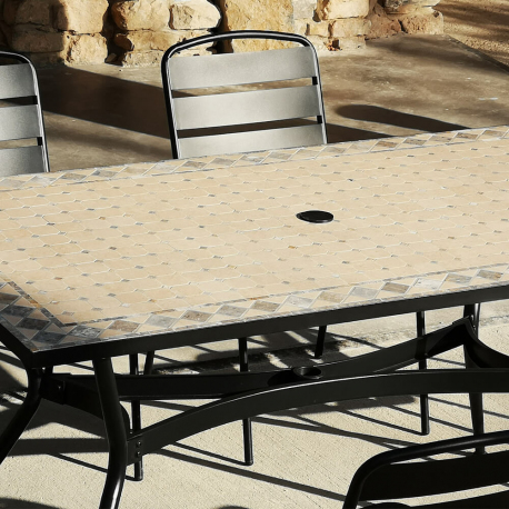 Table Rectangulaire Zelie 160x90 cm avec Plateau en Mosaïque, Pied en Métal avec Trou pour Parasol - Peinture Epoxy Chocolat