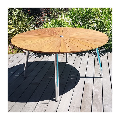 Table Ronde UBUD en Teck Ø 150cm  100% FSC, Grade BC finement poncé. Trou central pour parasol